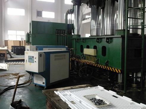 復(fù)合材料模溫機(jī)，玻璃鋼成型模具溫度控制機(jī)，炭纖維成型模溫機(jī)